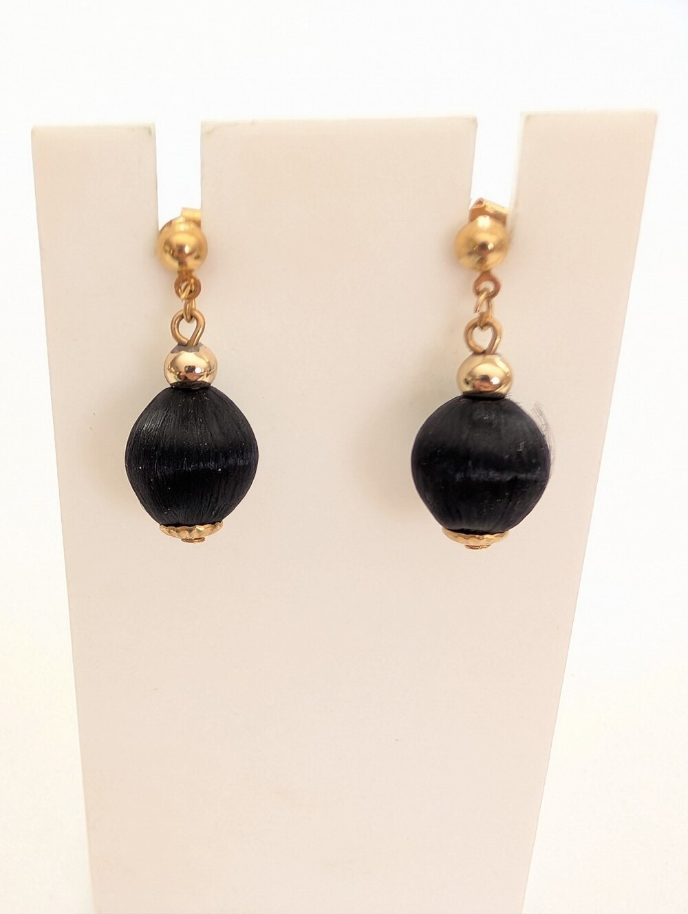 Vintage Gold Tone Minimalist Classic 80s Black Thread Wrapped Beaded Earrings